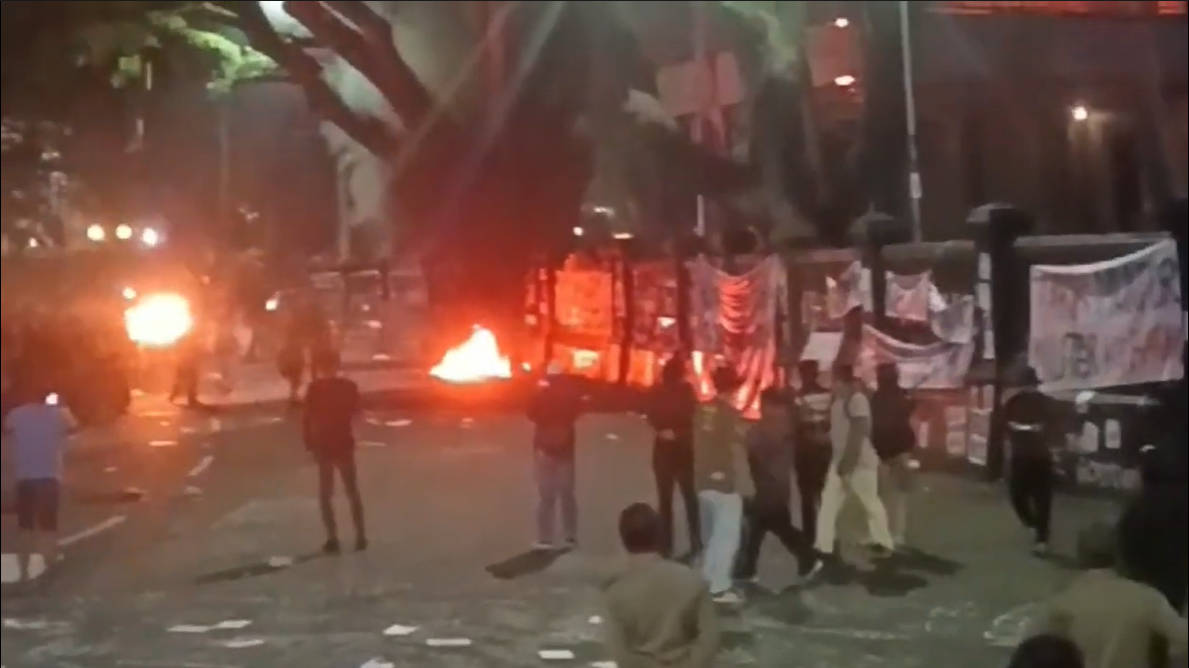 Gedung DPRD Dibakar, Aksi Penolakan UU TNI Berakhir Kekacauan