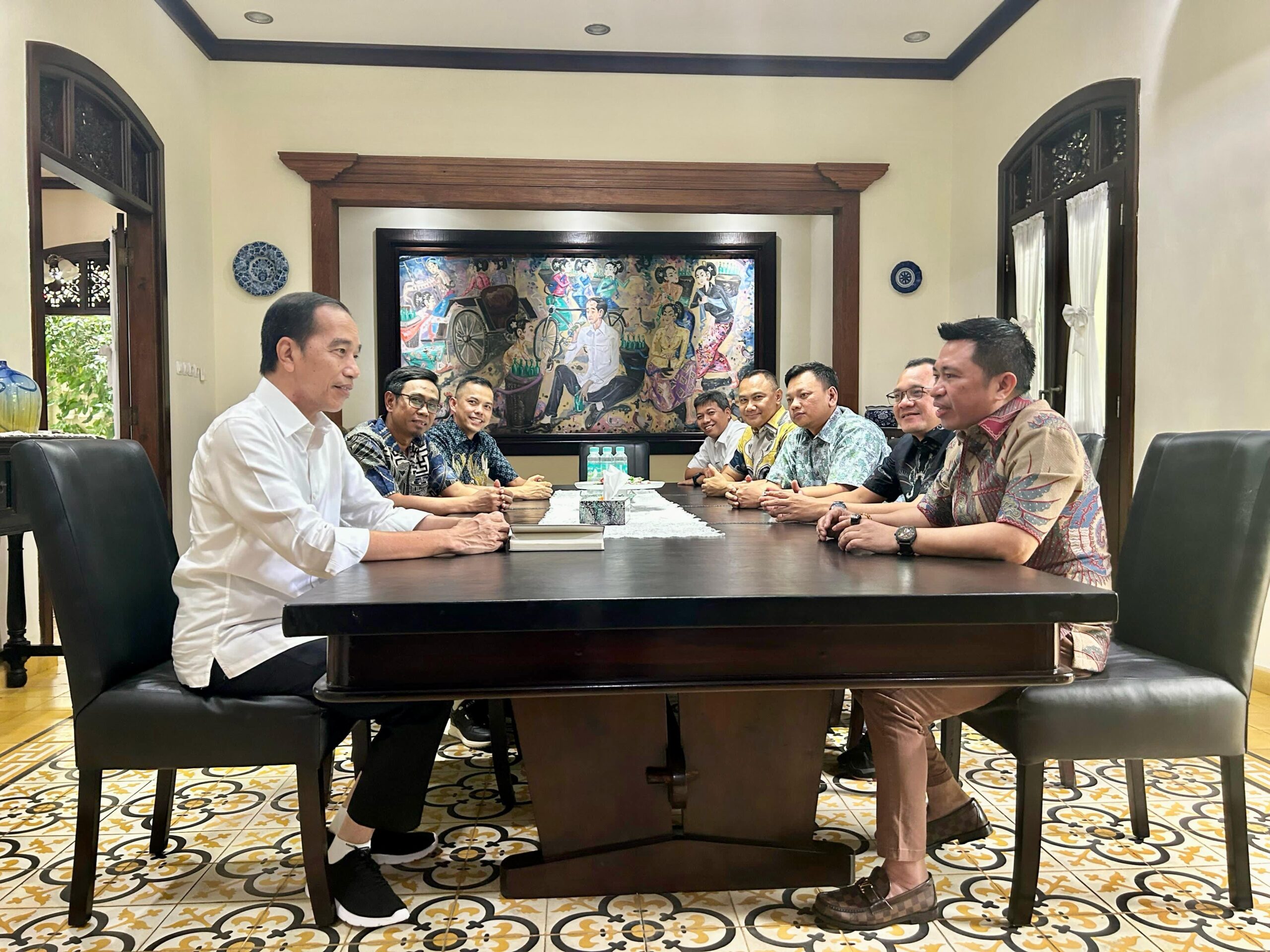 Bertemu di Solo, Jokowi Bersedia Menjadi Dewan Pembina Rampai Nusantara