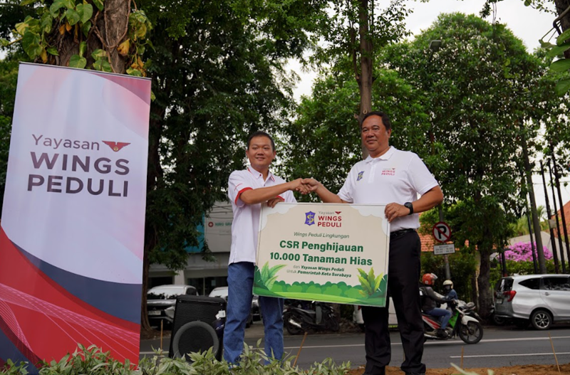 Kegiatan Tanam 10 Ribu Tanaman Hias Hasil CSR Penghijauan Wings Peduli