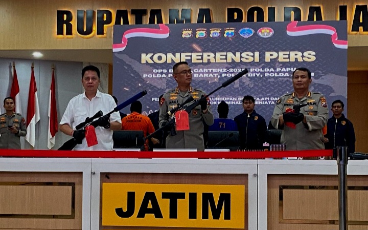Warga Bojonegoro Otodidak Membuat Senjata Api Standar Militer Untuk KKB