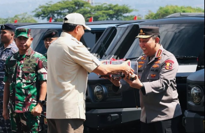 Menteri Pertahanan Serahkan 700 Unit Maung MV3 Untuk Polri dan TNI