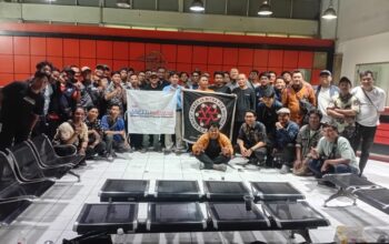 Pekerja PT POS Indonesia di Bandung