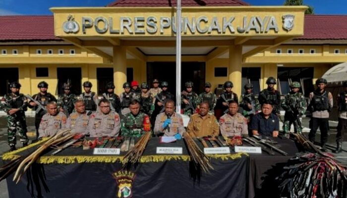 Bentrok Pendukung Paslon Pilkada di Puncak Jaya