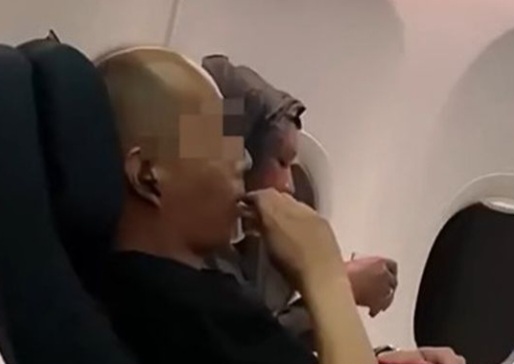 Viral Penumpang Merokok di Kabin Pesawat, Garuda Indonesia Tindak Tegas