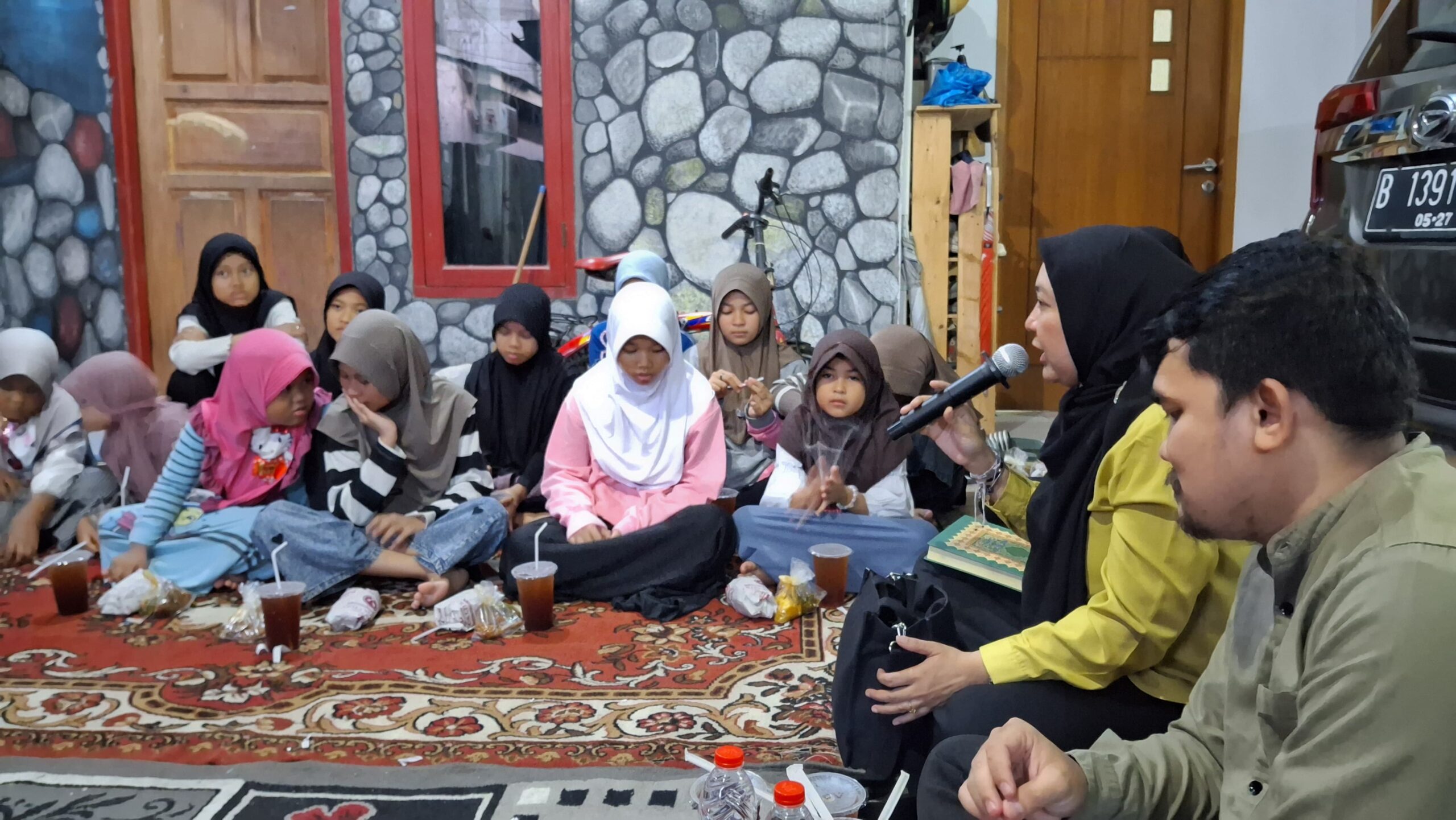 Komnas PA Gelar Buka Puasa Bersama Warga Korban Banjir di Balikambang