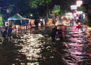 Luapan Kali Cantika Sebabkan Banjir di Pondok Aren, Jalan Raya Terendam