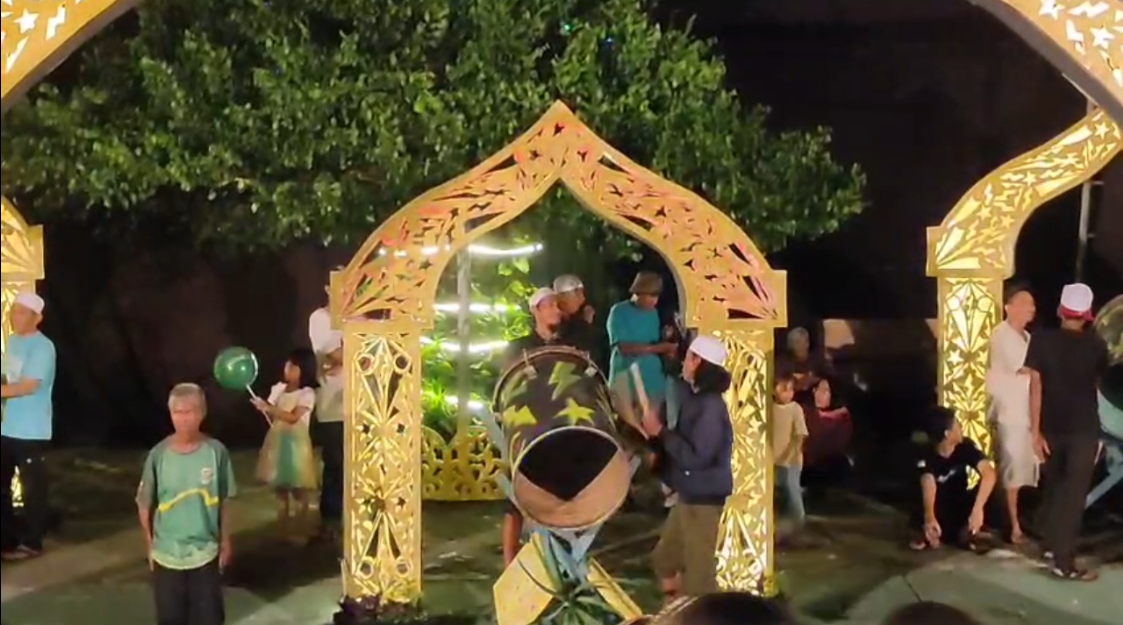 Parade Bedug Warnai Malam Takbiran Warga Depok dengan Semangat Kebersamaan