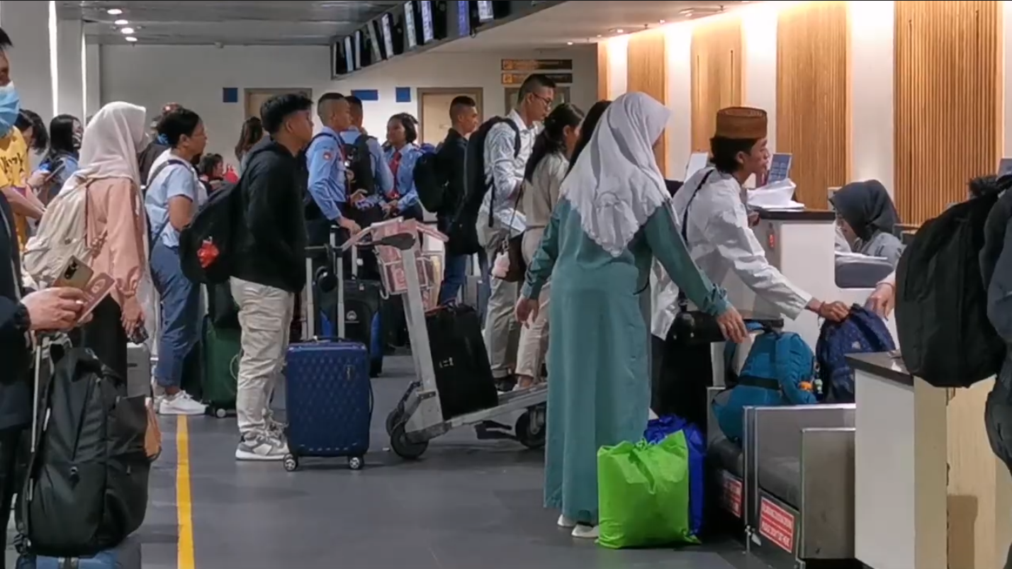 H-6 Lebaran: Ribuan Pemudik Padati Bandara Juanda, Puncak Arus Mudik Diperkirakan 28 Maret