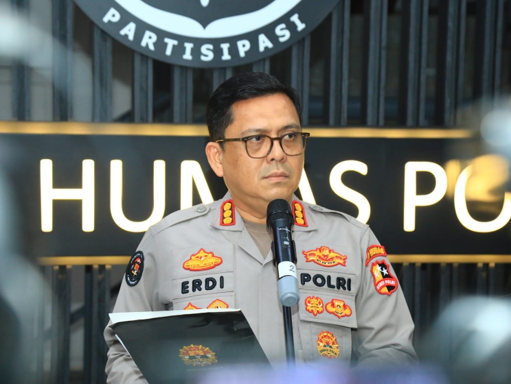 Polisi se Indonesia Salat Ghaib untuk 3 Polisi Lampung yang Ditembak TNI