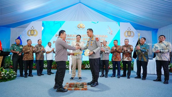 Kapolri Pimpin Groundbreaking Serentak Rumah Subsidi untuk Anggota Polri di Karawang