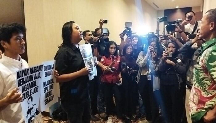 Gedor Ruang Rapat Panja di Hotel Mewah, Koalisi Masyarakat Sipil Minta Revisi UU TNI Dihentikan