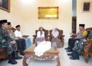 Bikin Haru! Ini Momen Kapolri-Panglima TNI Temui Keluarga Alm Anumerta Ghalib