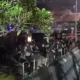 Polisi Pukul Mundur Pendemo Tolak UU TNI dari DPR, 15 Menit Sebelum Berbuka