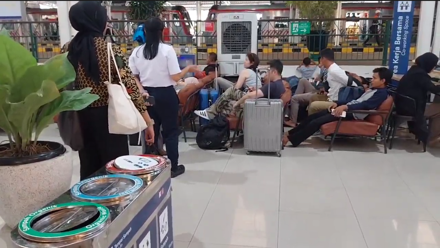 Inspeksi BPKN RI di Stasiun Tugu Yogyakarta: Pastikan Hak Konsumen Terpenuhi Suasana Stasiun PT Kereta Api Indonesia (KAI) Daop 6 Yogyakarta