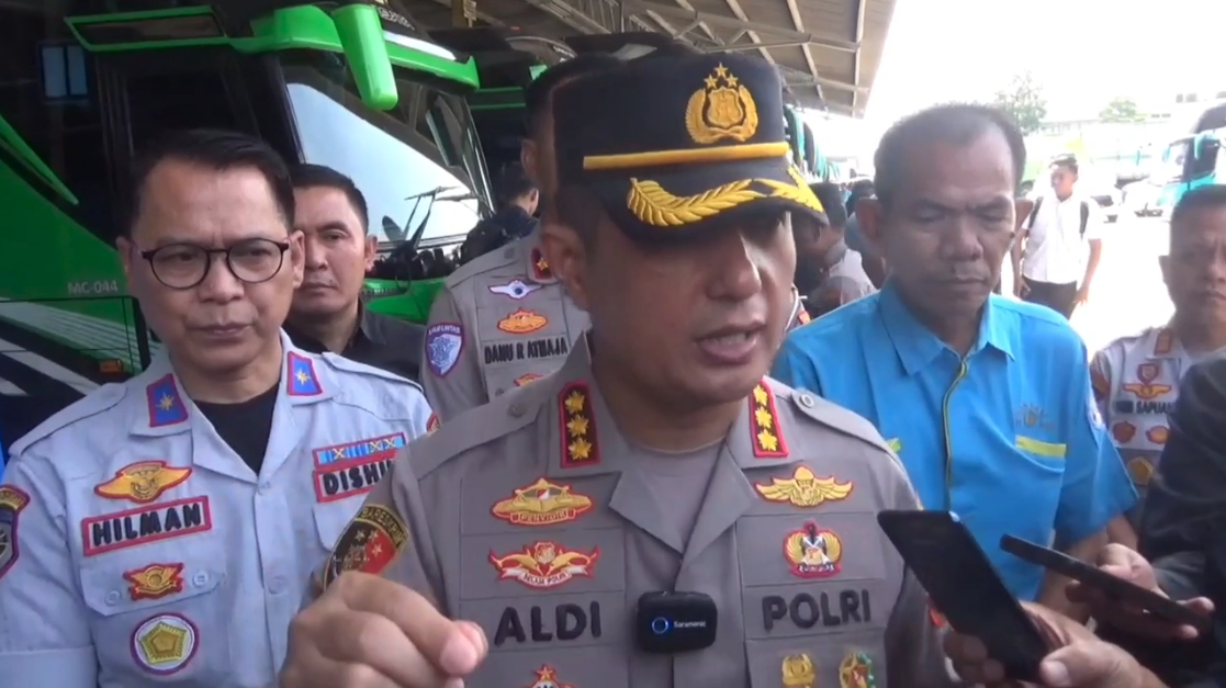 Antisipasi Kecelakaan di Jalur Selatan: Petugas Gabungan Gelar Ramp Check dan Tes Kesehatan Supir