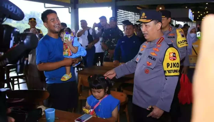 Ajudannya Pukul Jurnalis di Semarang, Kapolri Minta Maaf & Janji Telusuri Pelaku