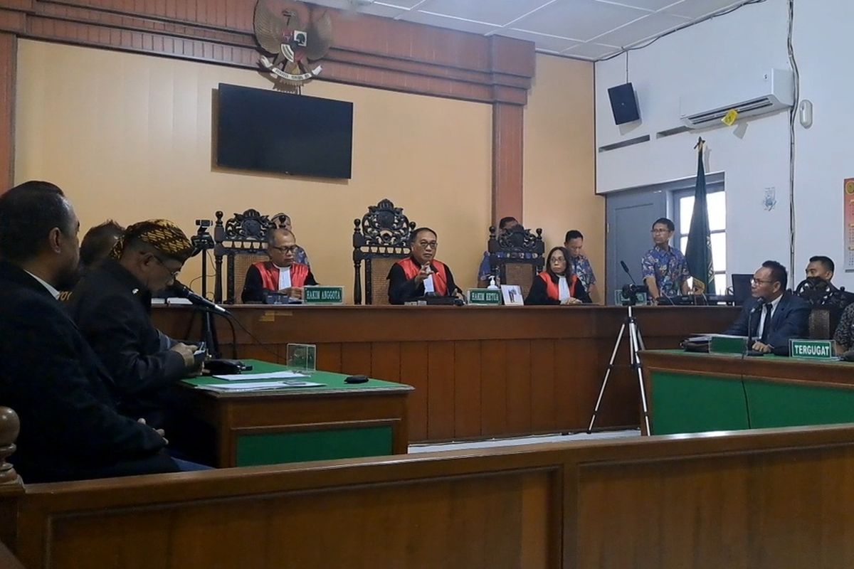 Suhu Politik Merangkak Naik Ditengah Sidang Ijazah Jokowi Dimulai