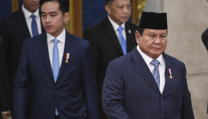 Tuntutan Jenderal Senior Menggema, Prabowo Hormati tapi Tak Gegabah
