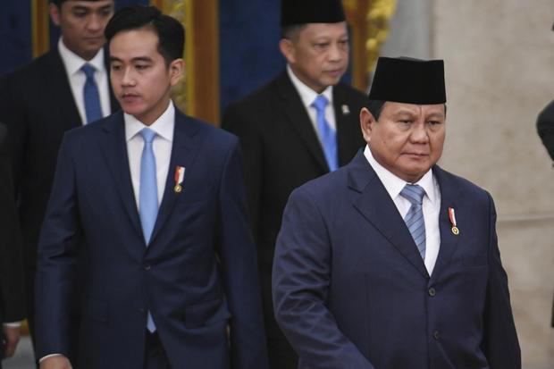Tuntutan Jenderal Senior Menggema, Prabowo Hormati tapi Tak Gegabah