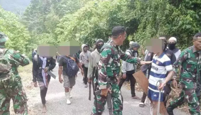 Bentrokan Berdarah di Maluku Tengah, 1 Polisi Tewas Ditembak