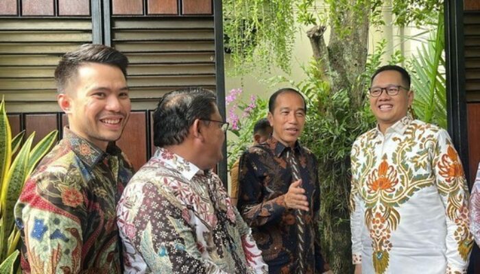 Tantang Pihak yang Mendalilkan Ijazah Palsu, Jokowi: Harus Membuktikan!