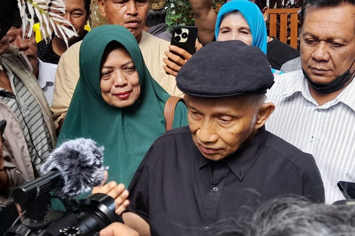 Geruduk UGM, Amien Rais Hingga Roy Suryo Pertanyakan Keaslian Ijazah Jokowi
