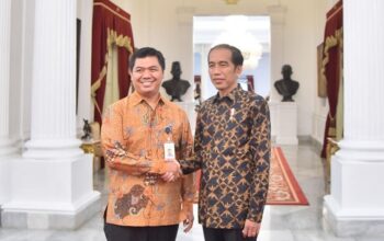 Juri Ardiantoro dan Jokowi