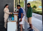Semangat Kartini di Tapal Batas, Ibu dan Petugas Keamanan di PLBN Badau