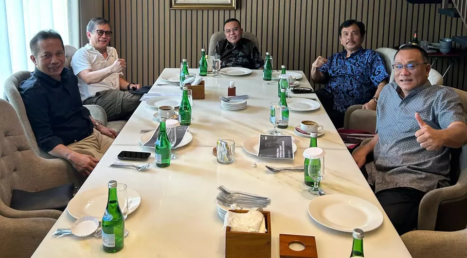 Rocky Gerung dan Tokoh Aktivis Temui Dasco di Senayan Park