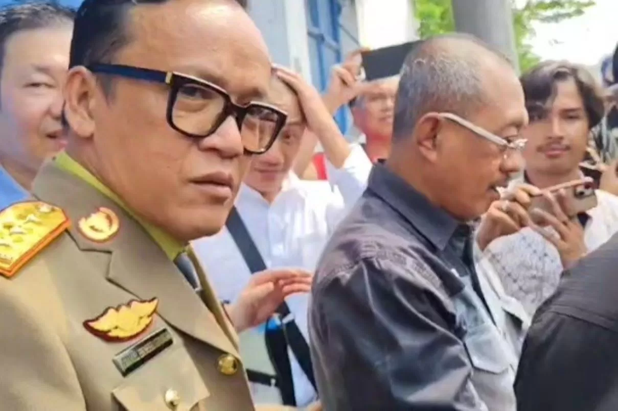 Sentoso Seal Tega Potong Gaji Karyawan bila Salat Jumat, Wamenaker: Biadab!