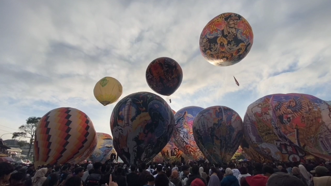 Warna-warni Langit Wonosobo: Magnet Wisatawan yang Mendunia