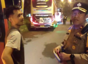 Polisi Hadang Bus-Bus Jakmania Menuju Madura
