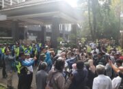 TPUA Demo UGM Tanyakan Keaslian Ijazah Jokowi, Hercules Pasang Badan: Mereka Bikin Gaduh