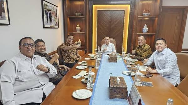 Pertemuan Dasco dengan Buruh : Prabowo akan Hadiri May Day 1 Mei di GBK
