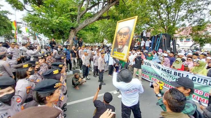 Pro Kontra Gerakan Aksi Tangkap Fuad Plered