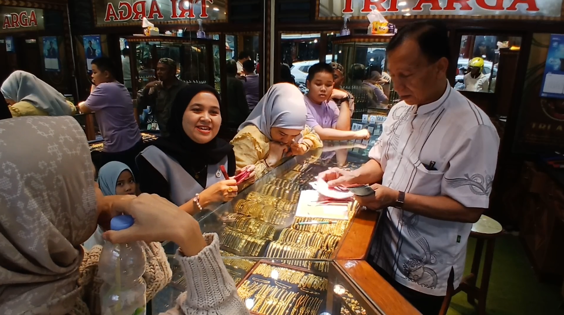 Harga Emas Tertinggi Sepanjang Masa, Kebijakan Tarif Trump Jadi Sorotan