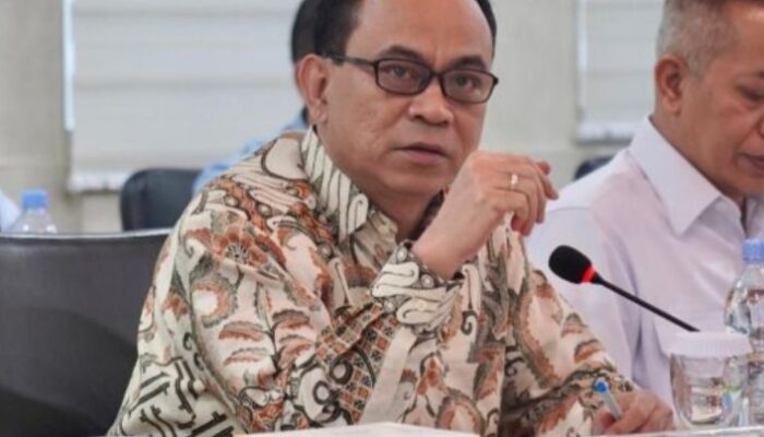 Pemerintah Kebut Koperasi Merah Putih, DPR Kritisi Ketidakhadiran Budi Arie