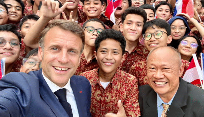 Emmanuel Macron Kunjungi UNJ