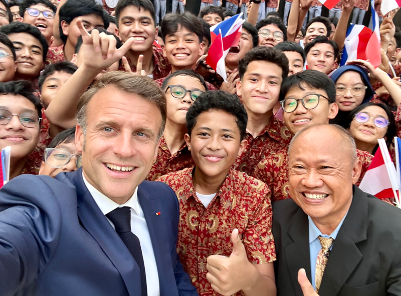 Emmanuel Macron di UNJ