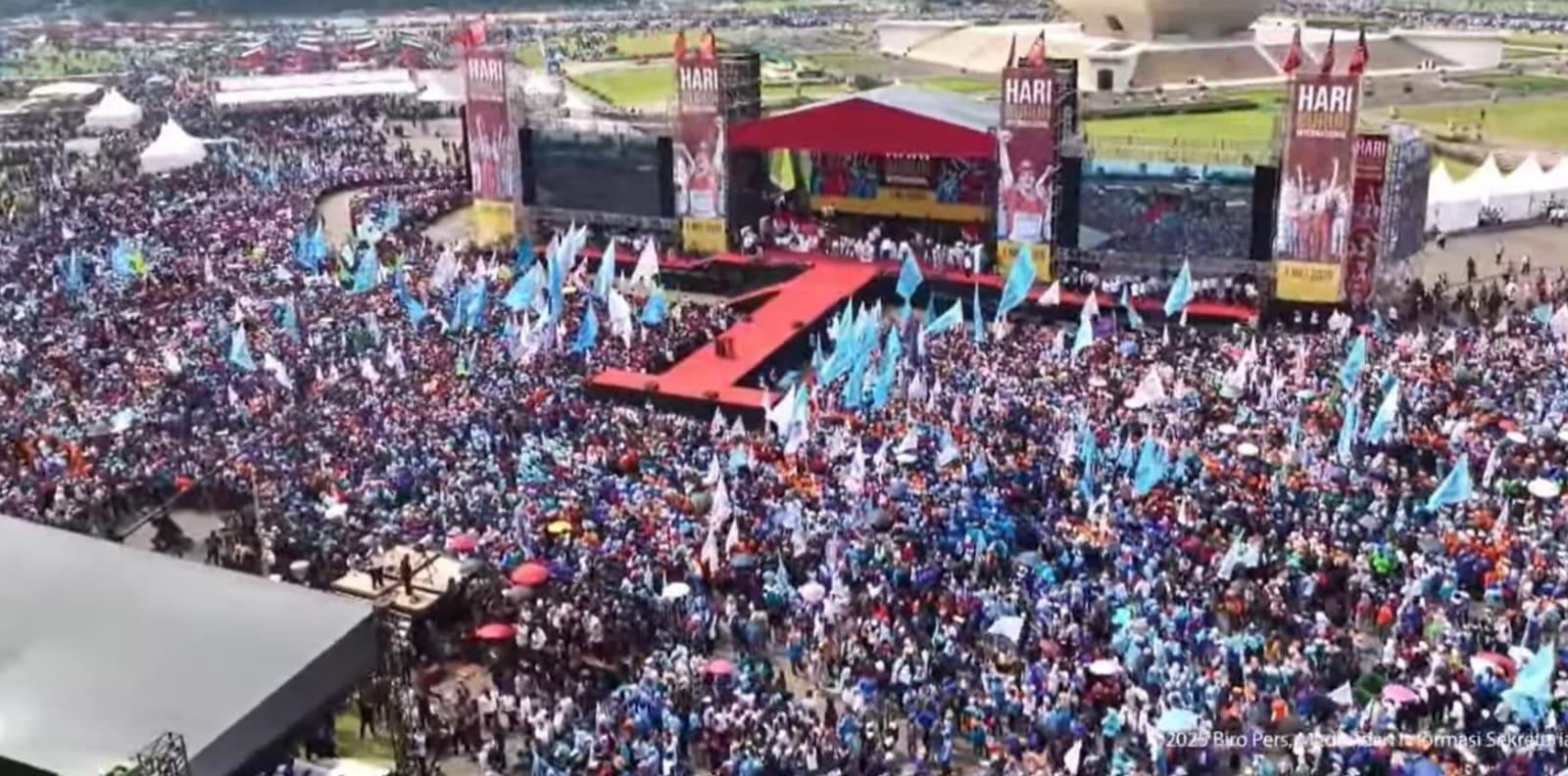 May Day 2025 di Monas, Ribuan Buruh Padati Kawasan Seperti Reuni 212
