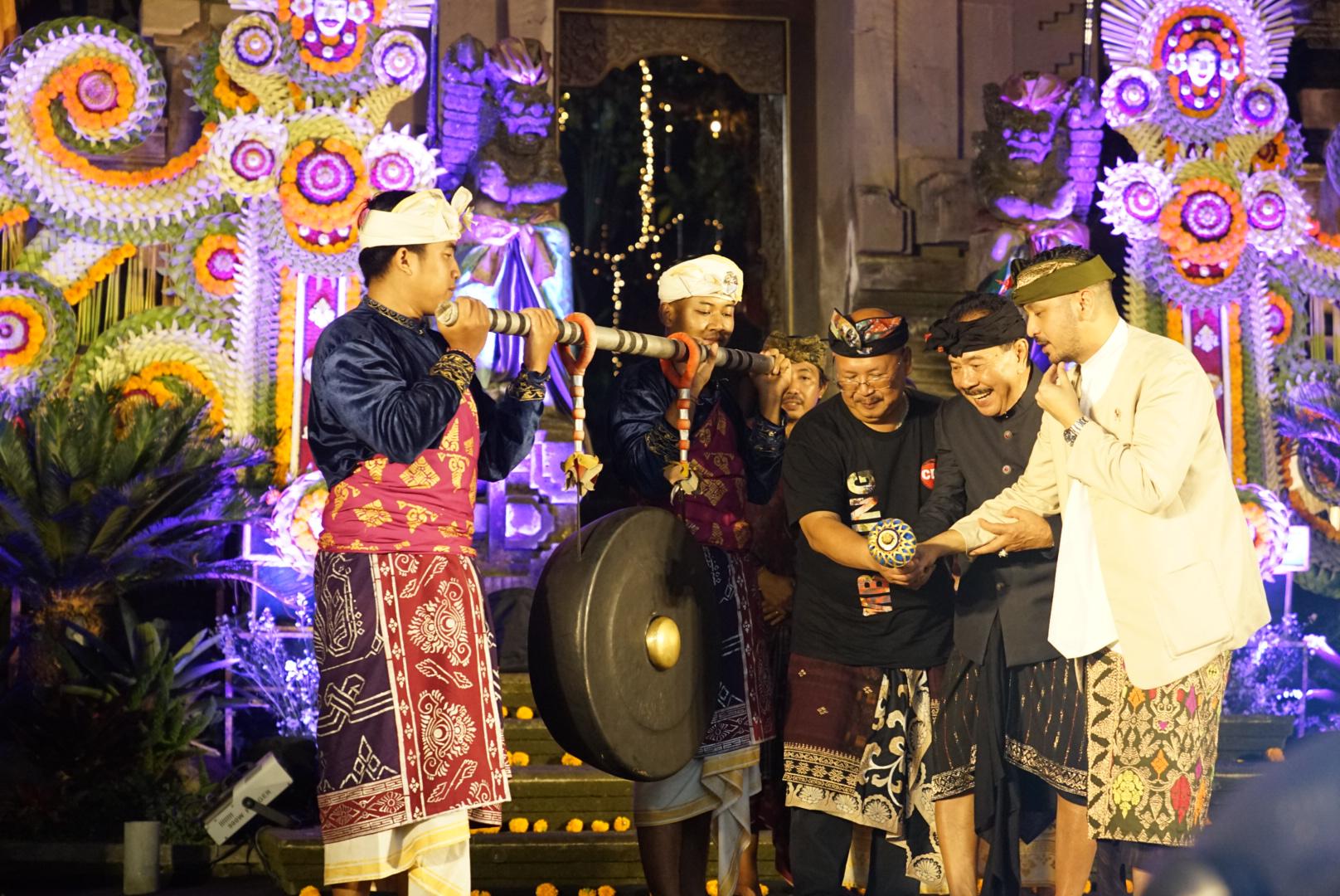 Wamen Kebudayaan Giring Ganesha Resmikan Pameran Lukisan Komjen Pol. Chryshanda di Ubud