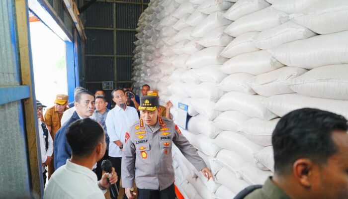 Kapolri-Mentan Tinjau Gudang Bulog Tanete, Cek Kesiapan Tampung Hingga Jaga Kualitas Pangan