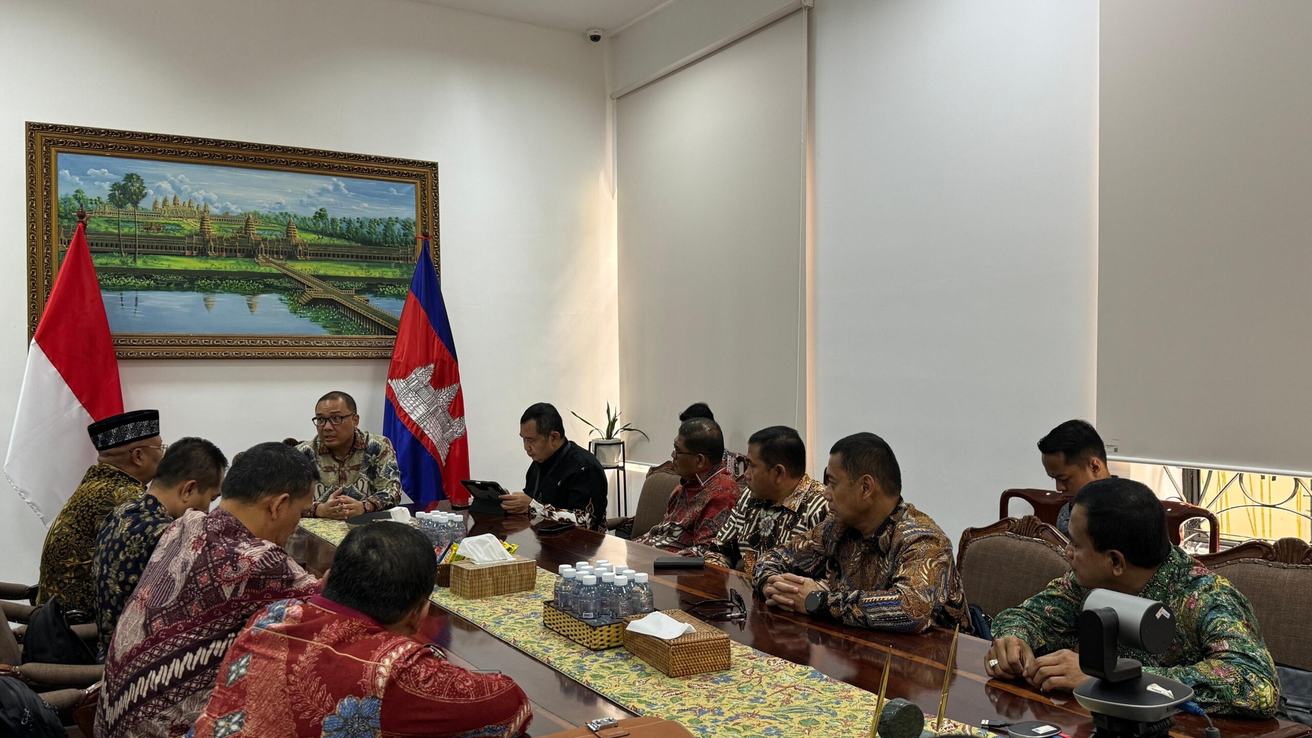 Delegasi Lemdiklat Polri Kunjungi KBRI Phnom Penh, Fokus Bicara Isu Perdagangan Orang & Kejahatan Siber