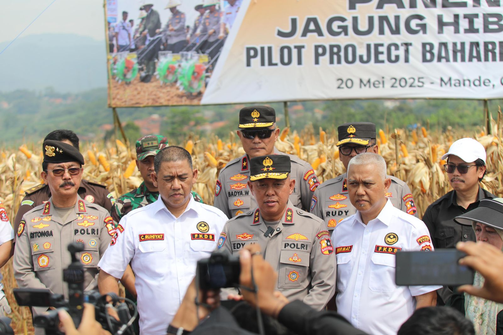 Kakorbinmas Baharkam Polri & FKDB Panen Jagung Hibrida, Kolaborasi Strategis Wujudkan Ketahanan Pangan Nasional