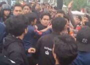 Miris! Tuntut Gelar Pahlawan Tapi Pukuli Polisi: Inikah Reformasi ala Mahasiswa Trisakti?