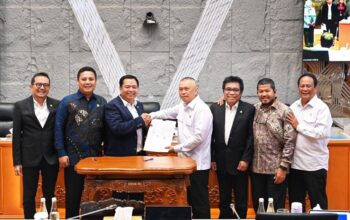 Komisi V DPR RI dengan Kementerian Perhubungan RI