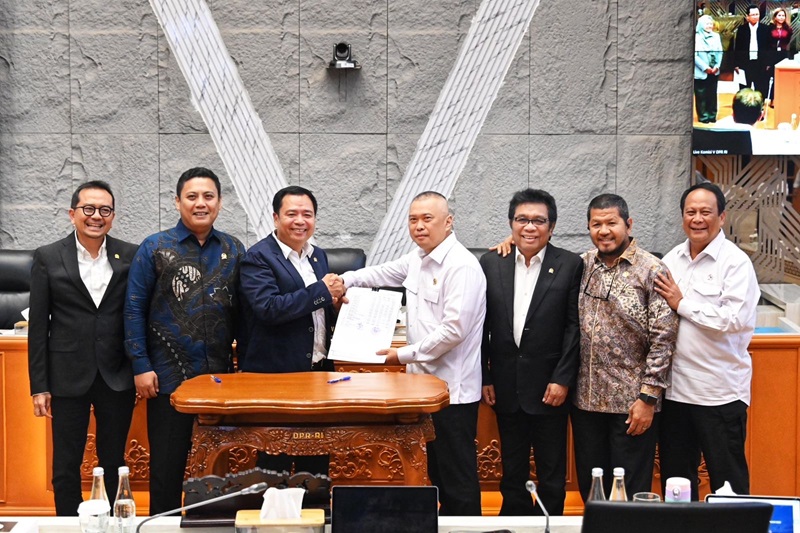 Komisi V DPR RI dengan Kementerian Perhubungan RI