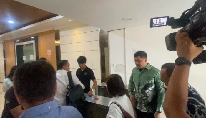 Terseret Kasus Dugaan Ijazah Palsu Jokowi Karena Undang Roy Suyo