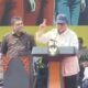 Dapat Curhatan Pimpinan Buruh, Prabowo Langsung Catat di Notebooknya
