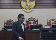 Sidang Hasto Kristiyanto, Jaksa KPK Hadirkan Riezky Aprilia dan Saeful Bahri